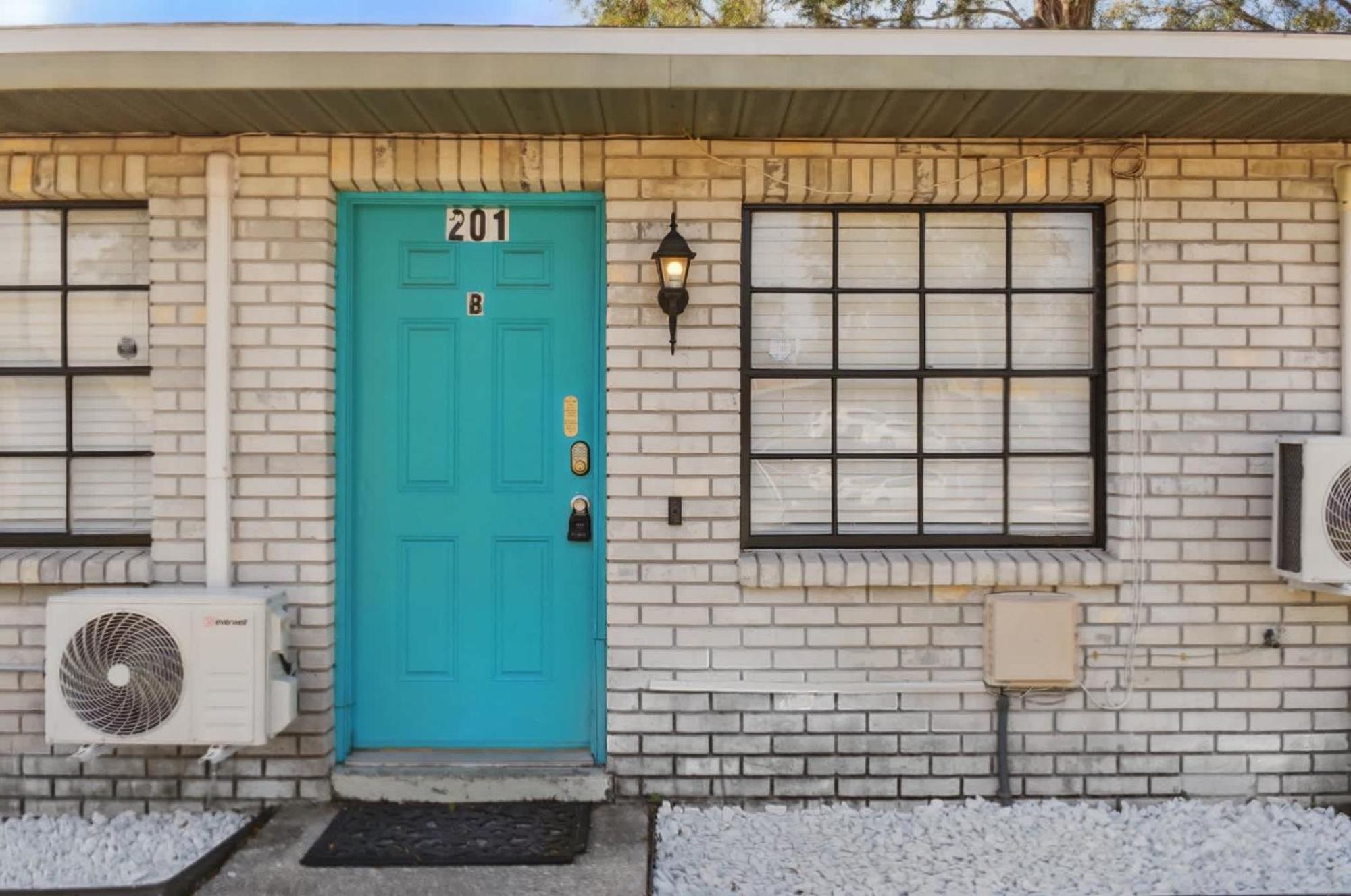Alberts Abode Prime Location Walkable Brandon